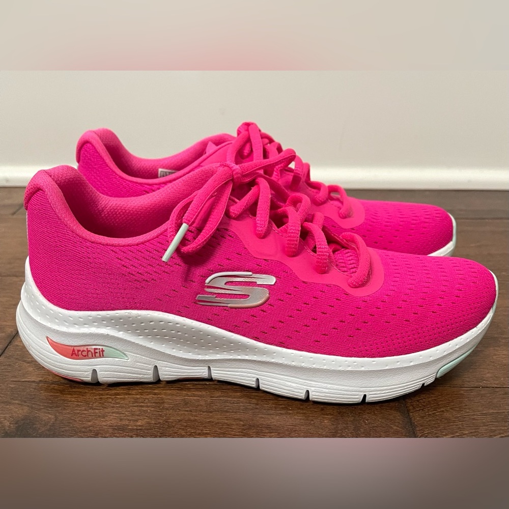 Sketchers Hot Pink Infinity Cool Arch Fit Sneaker Size 6.5 - Picture 3 of 11